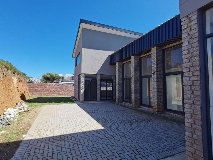 5 Bedroom Property for Sale in Royalston Residential Estate and Wildlife Reserve Eastern Cape